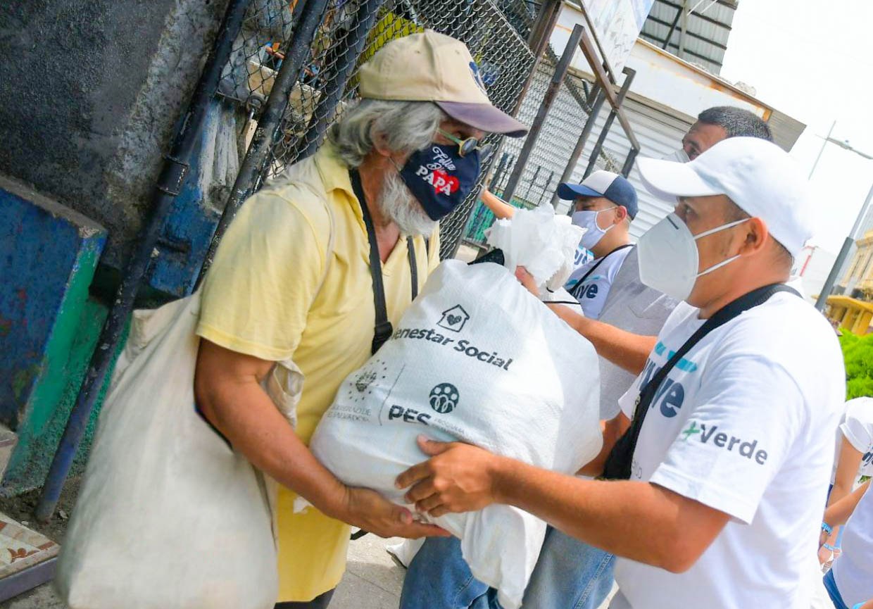 Gobierno continúa llevando paquetes alimentarios a las familias salvadoreñas gobierno-continua-llevando-paquetes-alimentarios-a-las-familias-salvadorenas